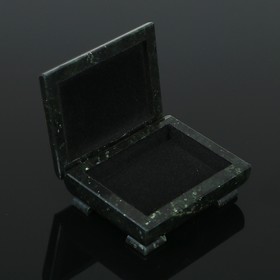

Ларец 10,5х9х5 см, змеевик, яшма