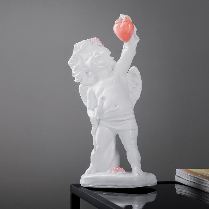 

Фигура "Ангел держит сердце" 38см