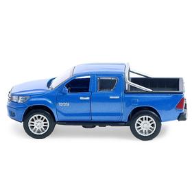 

Машина металлическая Toyota Hilux 12 см, световые и звуковые эффекты, инерционная, цвета МИКС