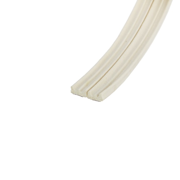 Уплотнитель резиновый TUNDRA krep, профиль Е, размер 4 х 9 мм, белый, в упаковке 6 м