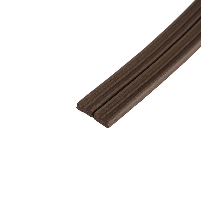 Уплотнитель резиновый TUNDRA krep, профиль Е, размер 4 × 9 мм, коричневый, в упаковке 10 м