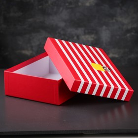 

Коробка подарочная 21 х 27,5 х 8,5 см
