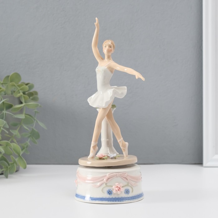 Сувенир керамика под фарфор музыкальный Балерина 22х9х9 см сувенир керамика юная балерина после репетиции 15х12 5х9 5 см