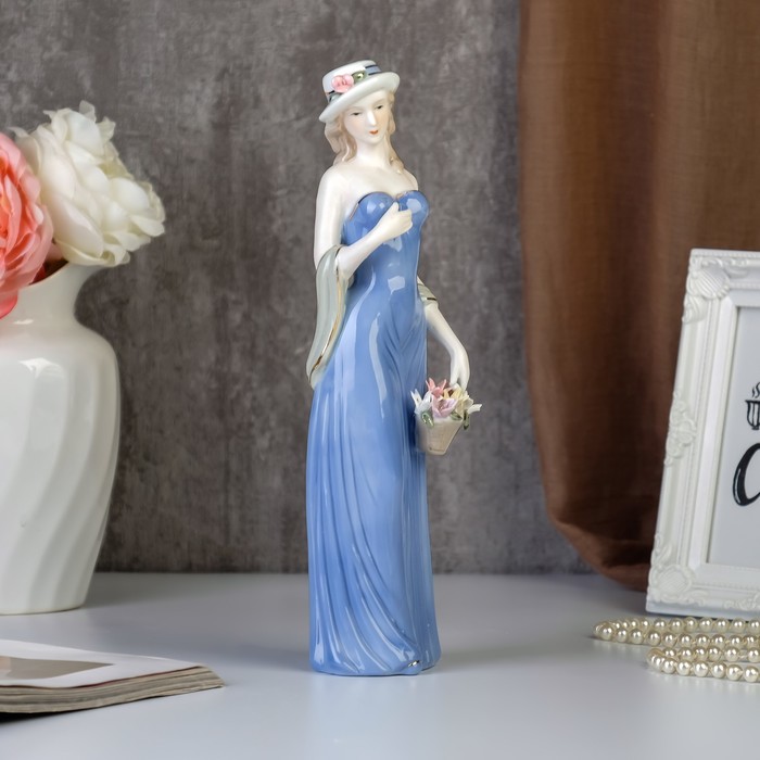 Сувенир под фарфор "Девушка с корзинкой", МИКС