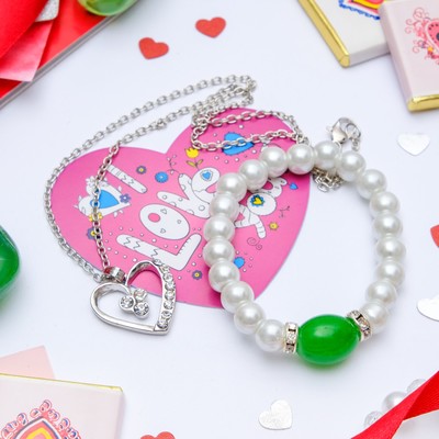 Гарнитур+открытка 2 предмета: кулон, браслет "Каролина" классика, цвет бело-зелёный в серебре, 40 см