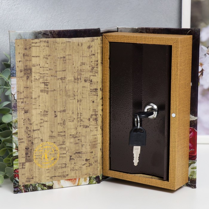 Сейф-книга "Голландские розы" обтянута шёлком