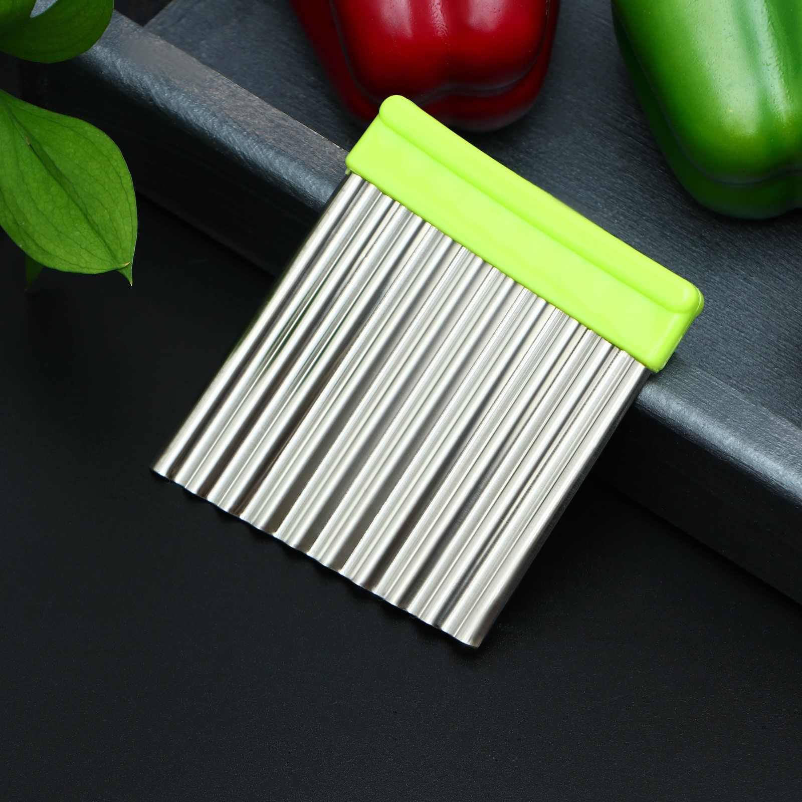 Нож для фигурной резки Доляна «Гребень», 10×9 см, МИКС Нож для фигурной резки Доляна «Гребень», 10×9 см, МИКС