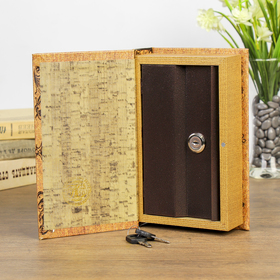 

Сейф-книга дерево "Медальон и вензеля" кожзам 21х13х5 см