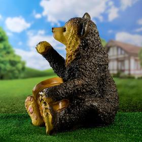 Садовая фигура "Медведь с медом большой" цветной от Сима-ленд