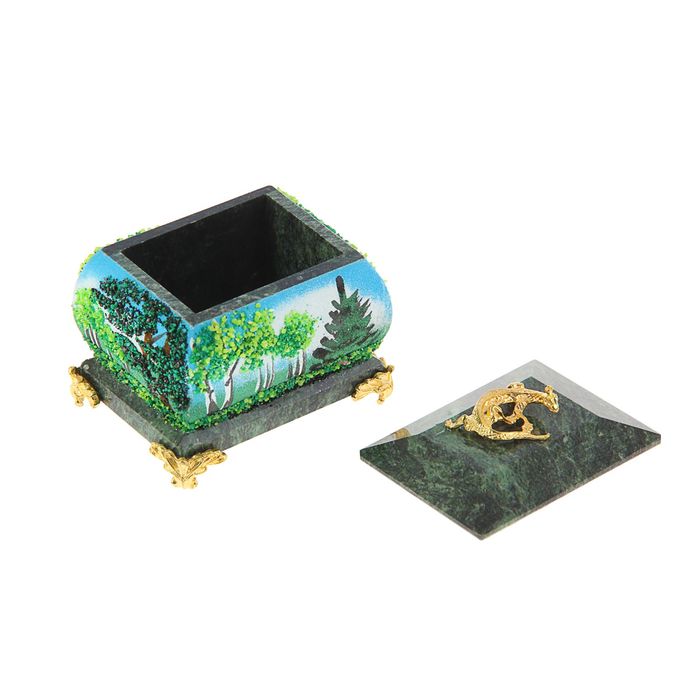 Шкатулка с рисунком и ящеркой, на ножках