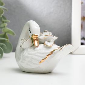

Сувенир керамика под фарфор "Лебедь с букетом роз" стразы 6,5х9х5 см