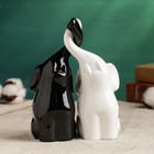 Фигура "Пара слонов" черный + белый глянец 7х12х16см