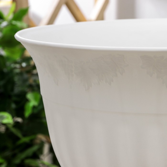 Кашпо уличное на ножке «Венеция», 22 л, цвет МИКС