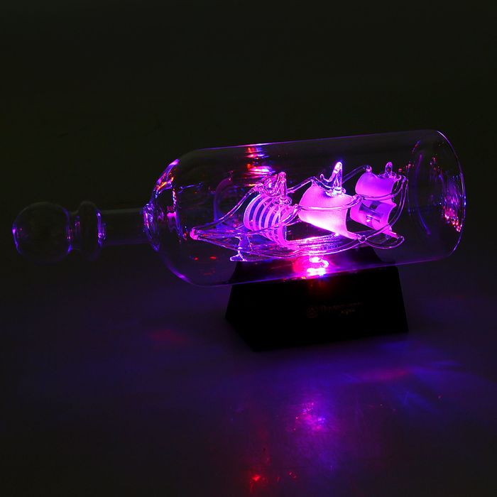 Корабль сувенирный в бутылке с белыми парусами «Держись своего курса», 10 х 26 х 8 см