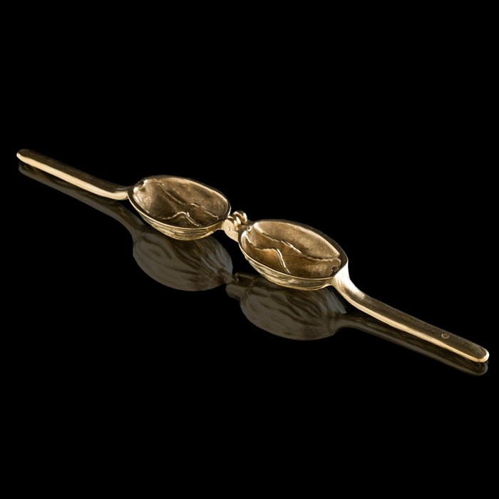 Орехокол для грецких орехов