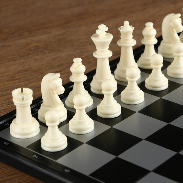 Игра "Шахматы", магнитная доска 32х32 см