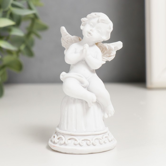 Сувенир полистоун Белоснежный ангелочек на колокольчике 8х4,2х4 см цена и фото