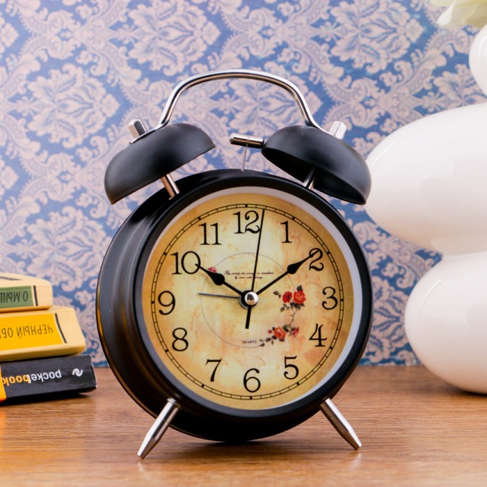 Будильник черный с подсветкой, на циферблате Jardin, 2 звоночка, стрелки светятся, микс