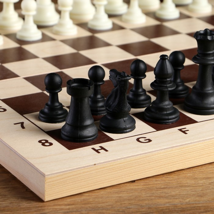 Фигуры шахматные пластиковые  (король h=9 см, пешка 4.1 см)