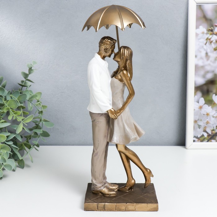 Сувенир полистоун романтика Поцелуй под дождём 30х11,5х14,5 см