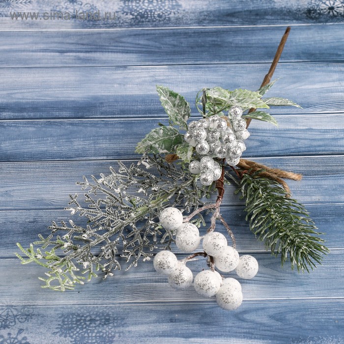 Декор Зимняя магия хвоя листья белые ягоды, 24 см