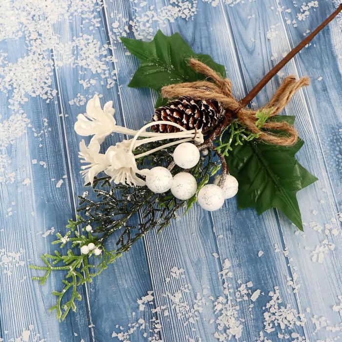 Декор Зимняя магия шишка белые ягоды цветы 24 см