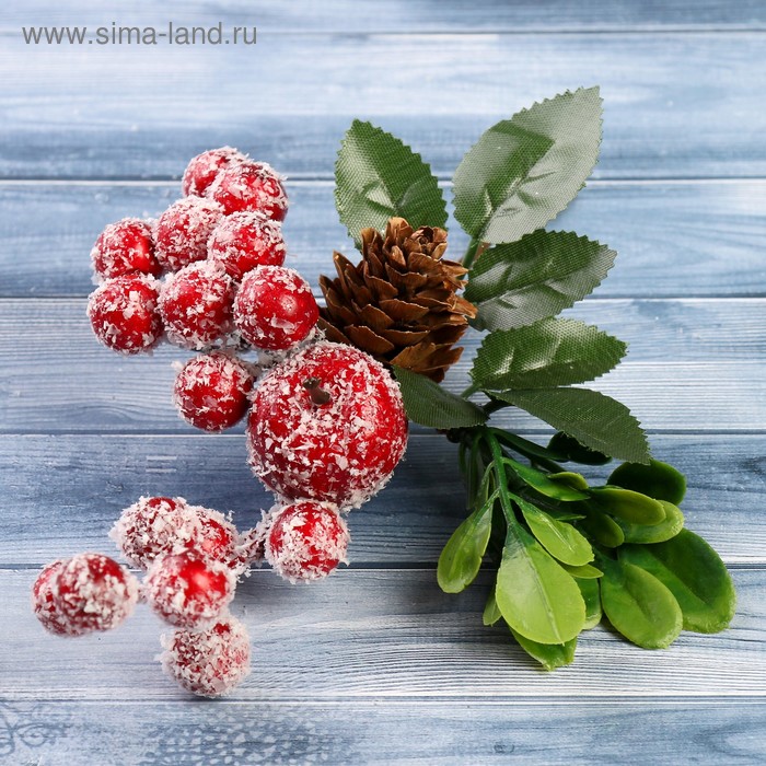 Декор Зимние грезы ягоды иней шишка листья 18 см