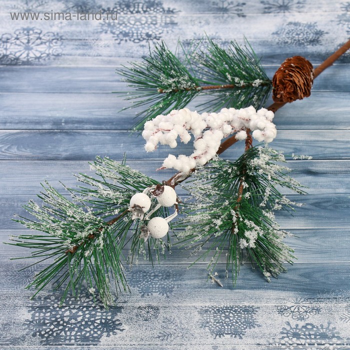 Декор Зимние грезы ветка хвои с шишкой и ягодами 50 см