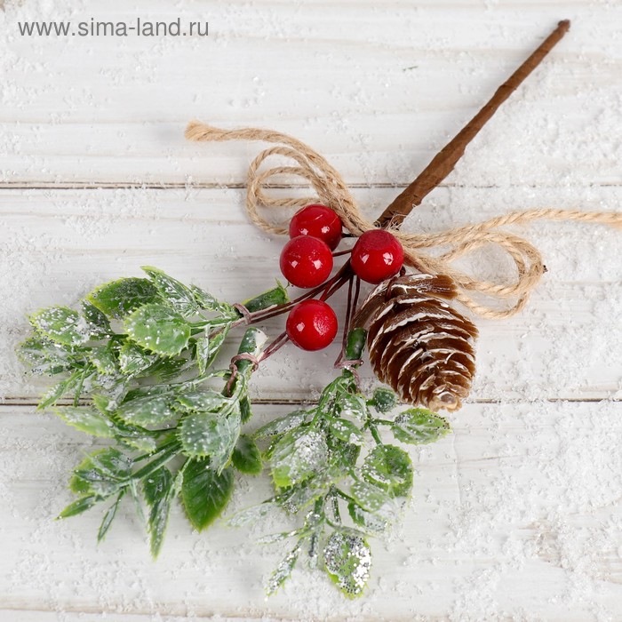 Декор Зимнее очарование шишка с ягодами на ветке, 16 см