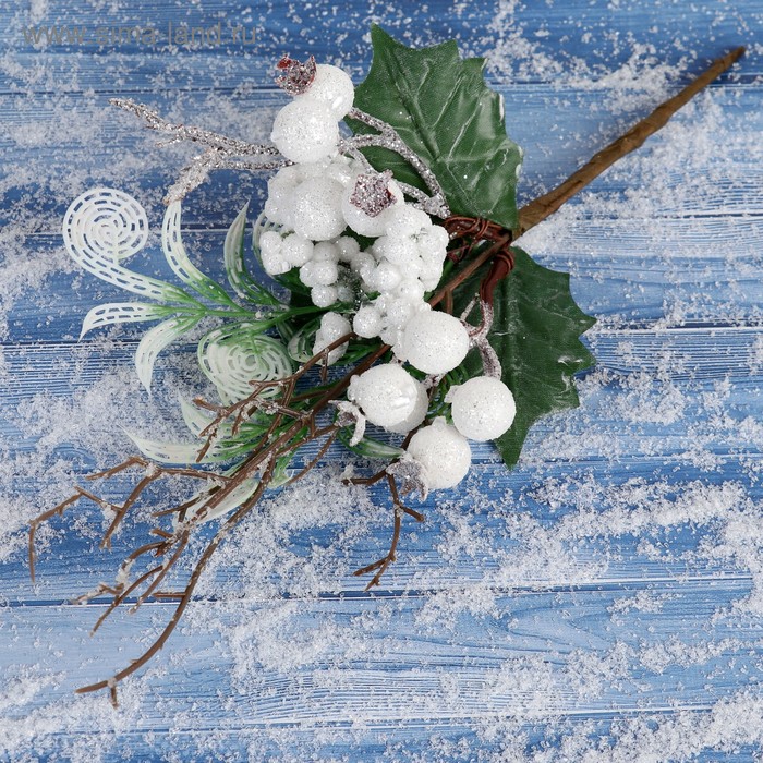Декор Зимнее очарование листики белые ягодки 22 см