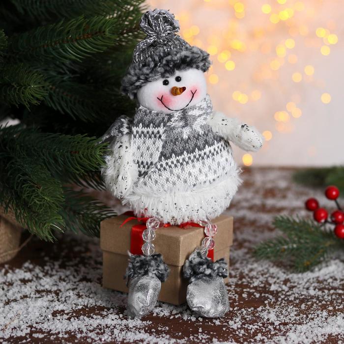 Мягкая игрушка "Снеговик - ножки из бусинок" 9*27 см серо-белый