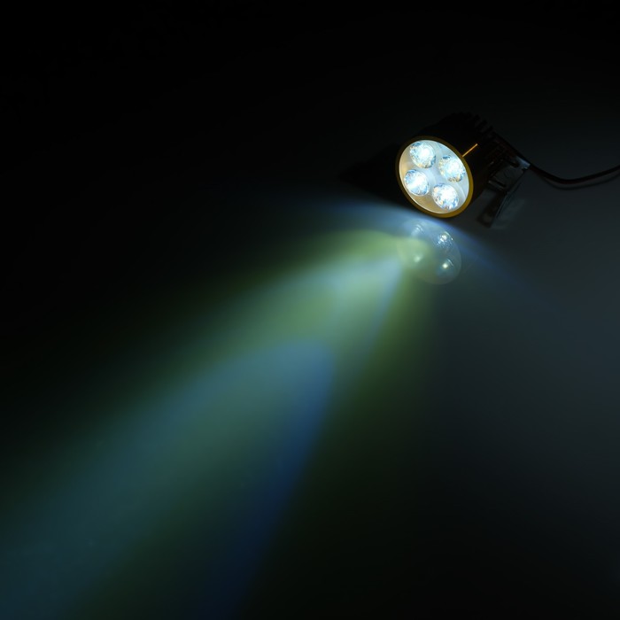 

Фара cветодиодная для мототехники, 4 LED, IP67, 4 Вт, направленный свет