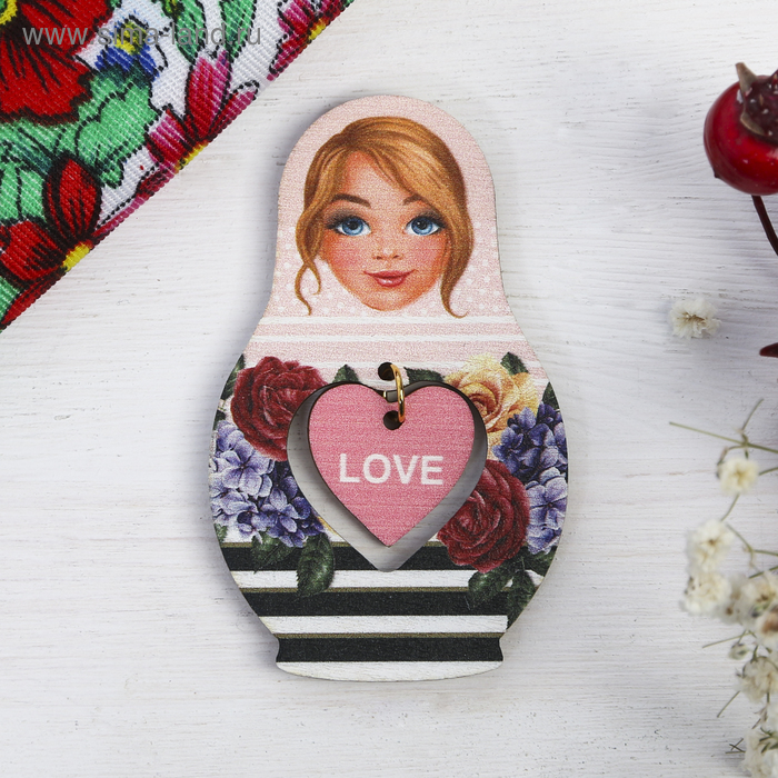 

Магнит-матрёшка с подвесом LOVE
