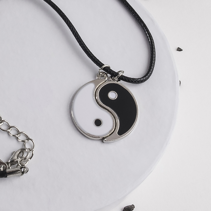 Кулон на шнурке "Инь-ян", цвет чёрно-белый в серебре, на чёрном шнурке, 42 см
