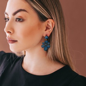 

Серьги висячие со стразами "Цветение", цвет серый в золоте