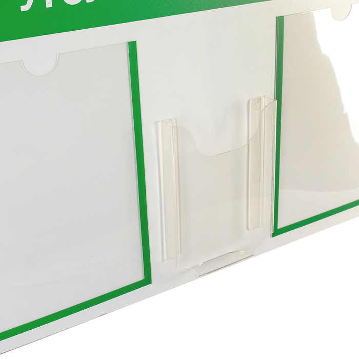 Информационный стенд "Уголок потребителя" 3 кармана (2 плоских А4, 1 объёмный А5), цвет зелёный
