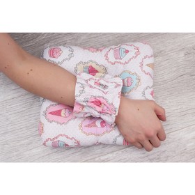 

Подушка для кормления и сна baby joy, размер 26 × 28 см, принт пироженки