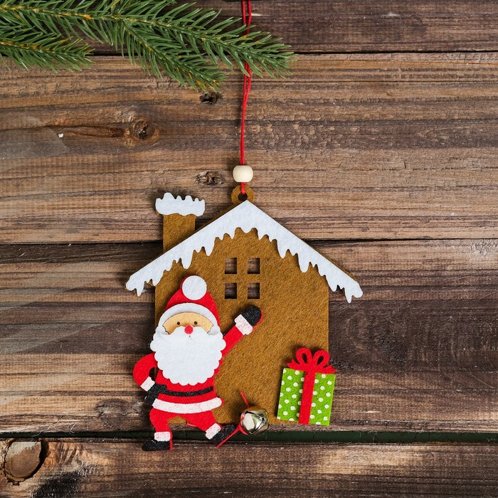 Набор для создания подвесной ёлочной игрушки из фетра Дед Мороз у дома