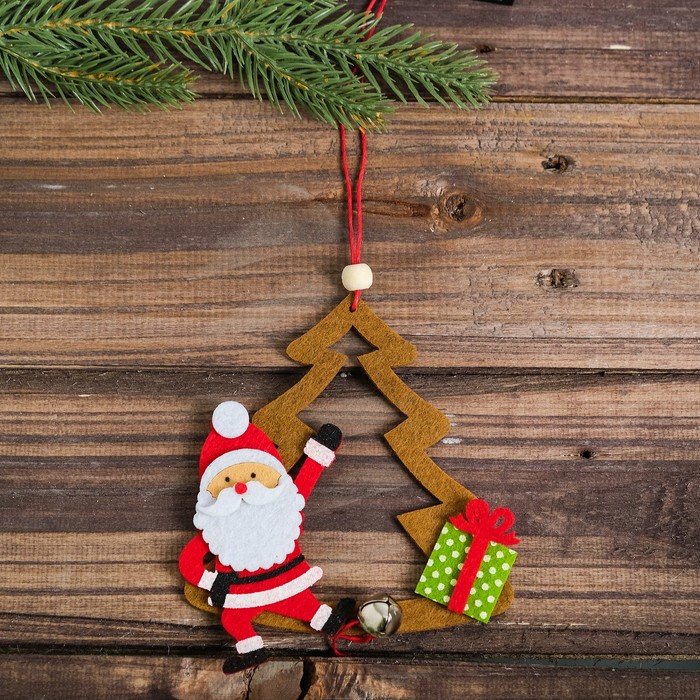 Набор для создания подвесной ёлочной игрушки из фетра Дед Мороз и ёлка