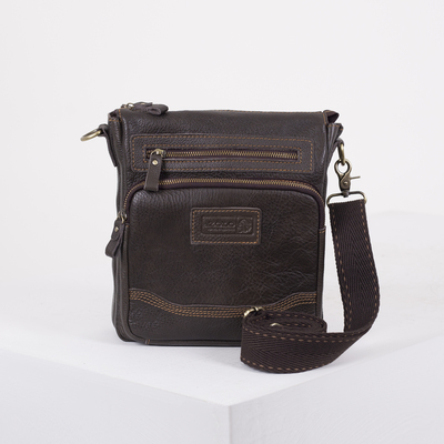 Планшет мужской, отдел на молнии, 2 наружных кармана, длинный ремень, цвет коричневый