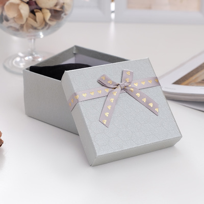 Коробочка подарочная под часы "Влюбленность", 9*9см, цвет серебро