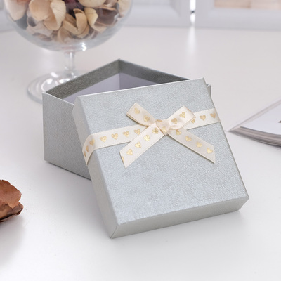 Коробочка подарочная под часы "Влюбленность", 9*9см, цвет бежевый