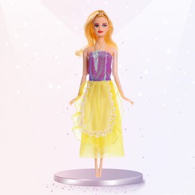 Кукла-модель шарнирная «Оля» с набором платьев, с аксессуаром, МИКС от Сима-ленд