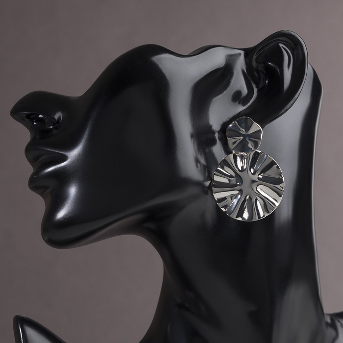 Серьги металл "Атмосфера" планета и спутник, цвет серебро 4505153