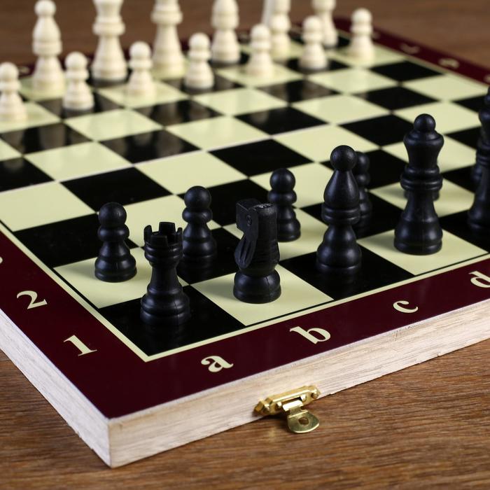 Игра настольная "Шахматы", доска дерево 39х39 см