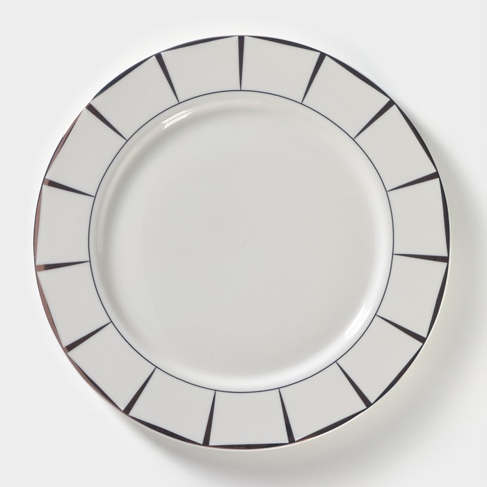 Тарелка фарфоровая обеденная «Аврора», d=27 см, цвет белый тарелка обеденная луговые цветы фарфоровая 27 см