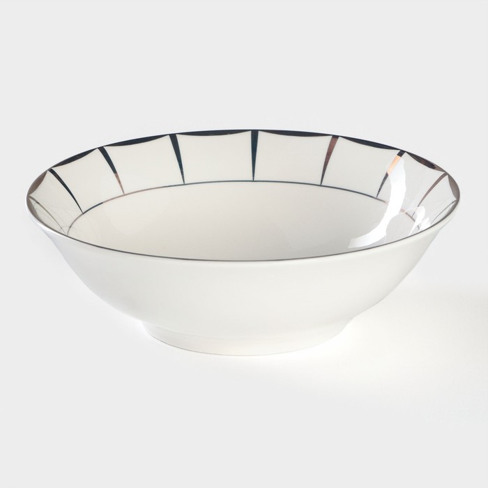 Тарелка фарфоровая суповая «Аврора», 600 мл, d=18 см, цвет белый тарелка фарфоровая суповая золотая нить 200 мл d 21 см