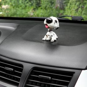 Собака на панель авто, качающая головой, СП7