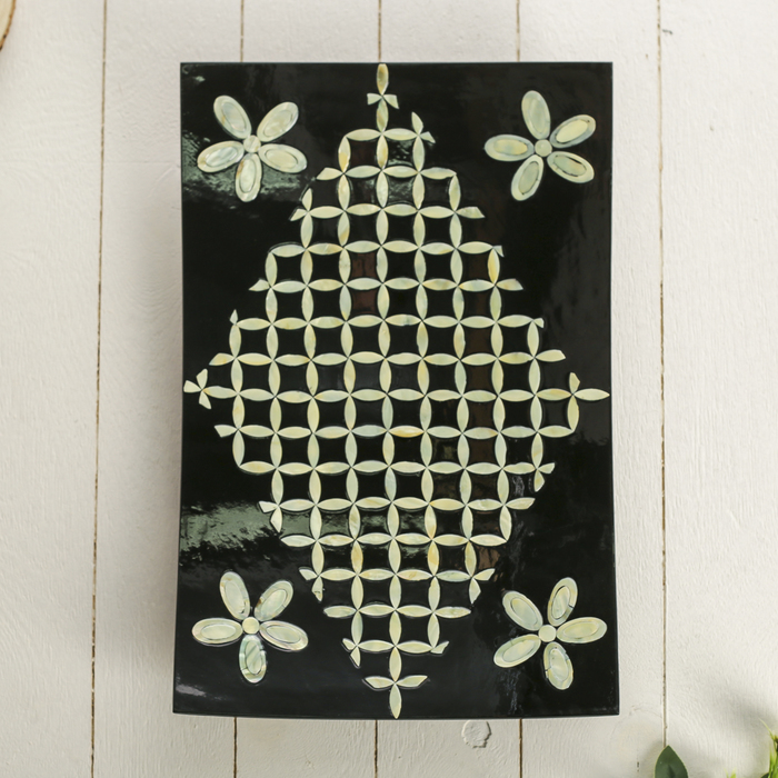 Интерьерное блюдо "Цветы" с мозаикой из перламутра