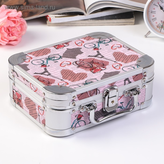 фото Шкатулка металлокаркас чемодан "париж, велосипед, газета" розовая 8,5х23х18 см